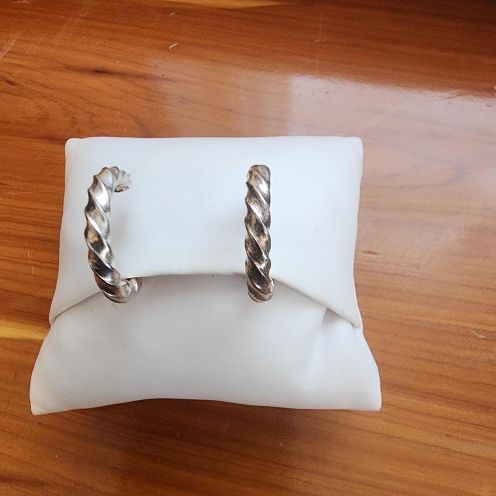 90's Vintage Silver Colored Twisted Rope Design Pierced Hoop Earrings - Picture 3 of 8